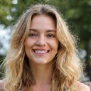 Ritratto di Sofia Verdi, cliente soddisfatta